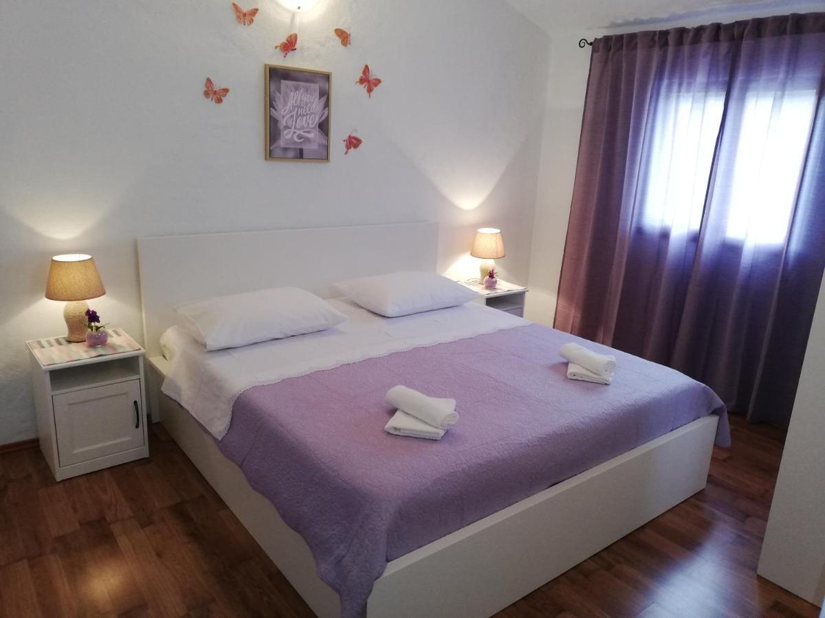 Apartment Pecarevic - A Holiday With A Stunning View Vis Bagian luar foto