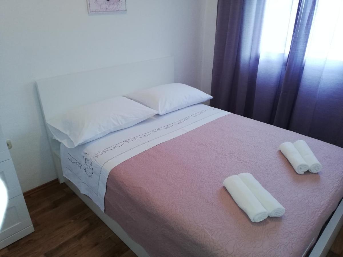 Apartment Pecarevic - A Holiday With A Stunning View Vis Bagian luar foto