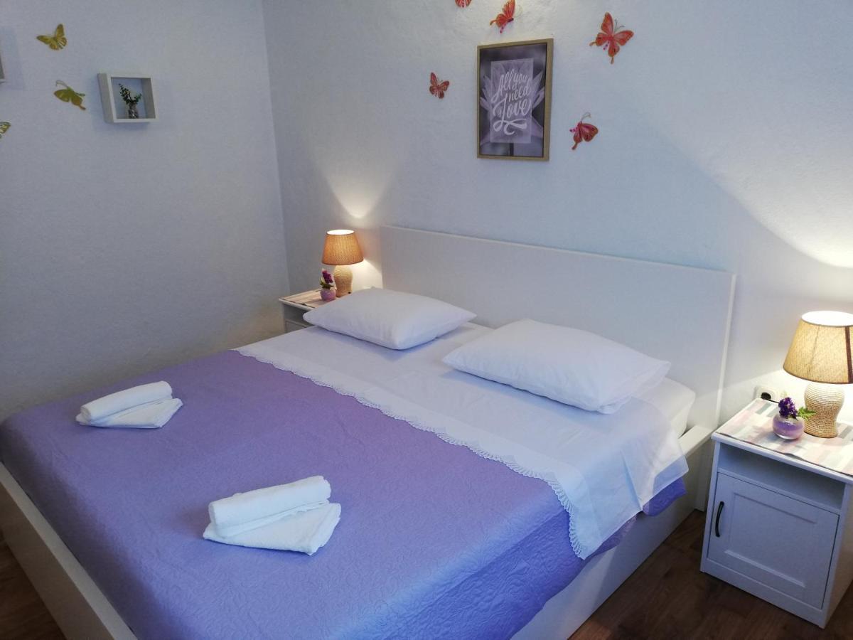 Apartment Pecarevic - A Holiday With A Stunning View Vis Bagian luar foto