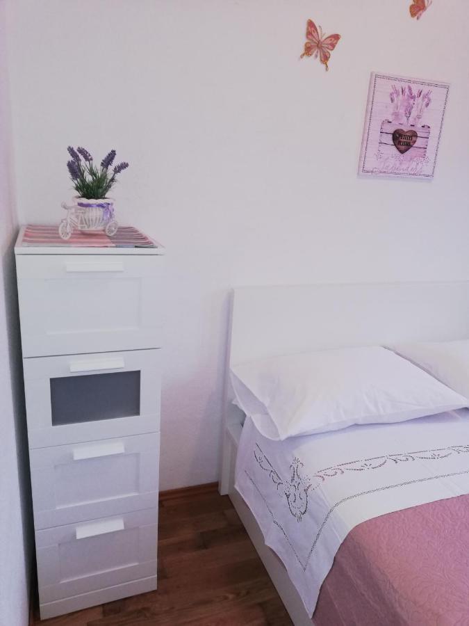 Apartment Pecarevic - A Holiday With A Stunning View Vis Bagian luar foto