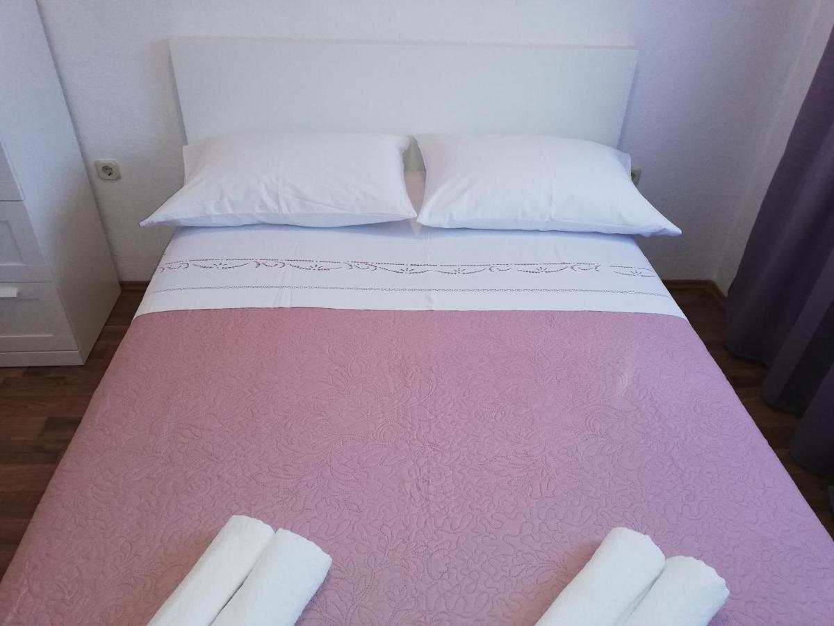 Apartment Pecarevic - A Holiday With A Stunning View Vis Bagian luar foto