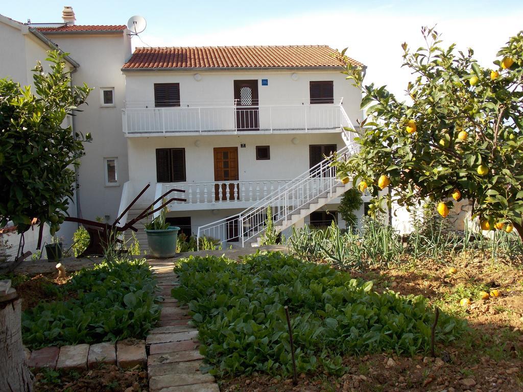 Apartment Pecarevic - A Holiday With A Stunning View Vis Bagian luar foto