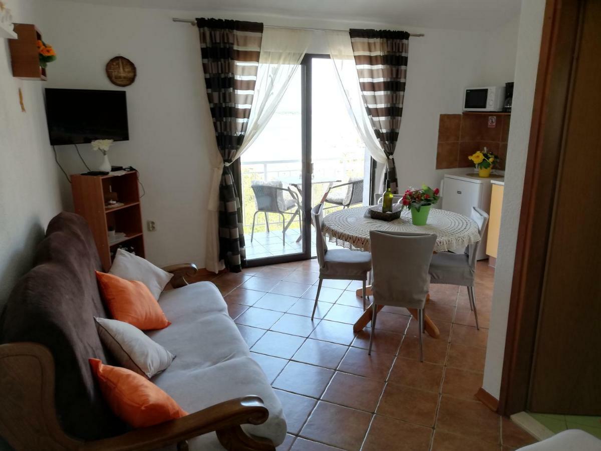 Apartment Pecarevic - A Holiday With A Stunning View Vis Bagian luar foto