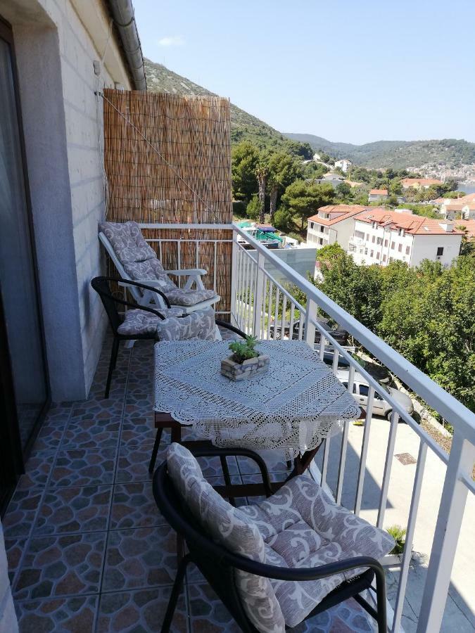 Apartment Pecarevic - A Holiday With A Stunning View Vis Bagian luar foto