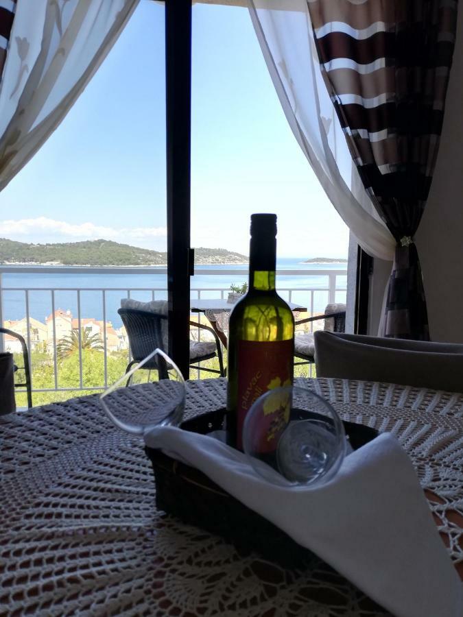 Apartment Pecarevic - A Holiday With A Stunning View Vis Bagian luar foto